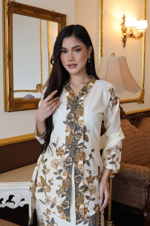 Mekar Blossom Cream Blue - Image 2
