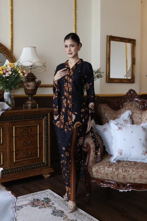 Mekar Flower Black