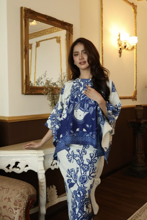 Kurung Ayu White Blue - Image 2