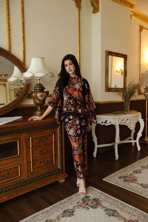 Kurung Ayu Black