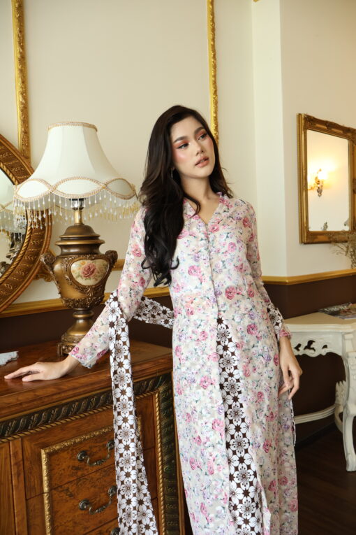 Kebaya Sabella White Flower - Image 2