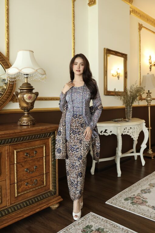 Kebaya Sally Blue Flower