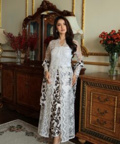 Kebaya Mawar White with Selendang Lace